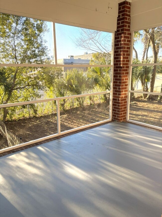 Building Photo - 2 Bedroom | 1 Bathroom Home – Downtown Charleston - Available NOW! Short term lease!
