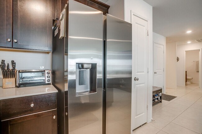 Building Photo - 6329 Becker Ave