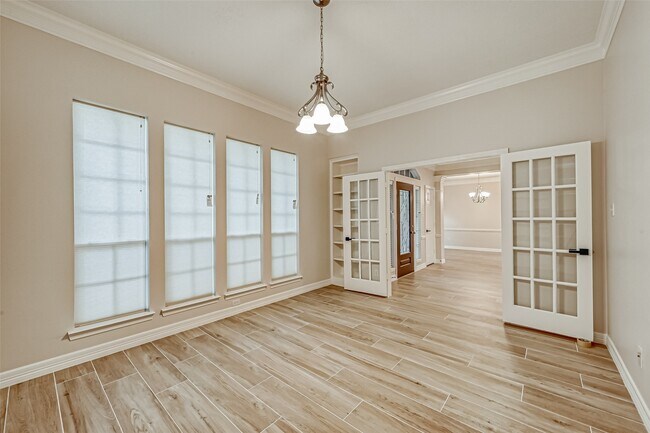 Building Photo - 18 Turtle Creek Manor
