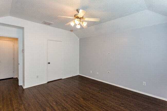 Building Photo - 2834 Trinity Glen Ln
