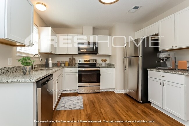 Building Photo - 1221 Akins Ridge Dr
