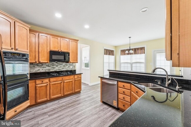 Building Photo - 109 Quail Ct