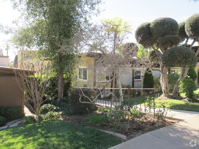 Building Photo - 156 E Highland Ave