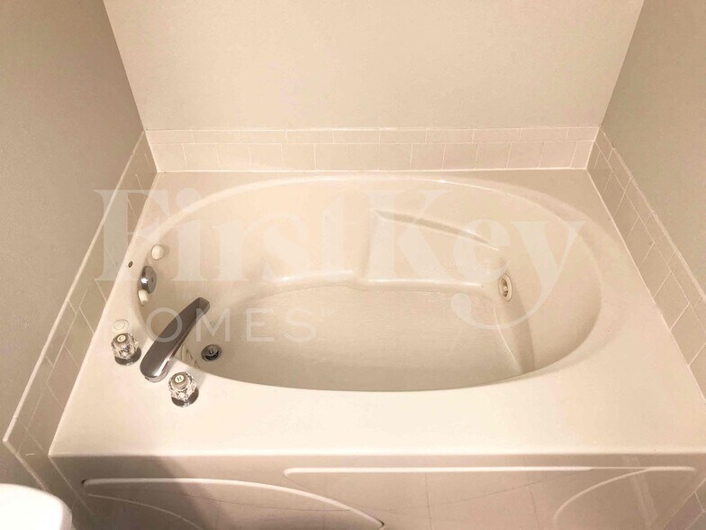 Building Photo - 3256 Abaca Ct