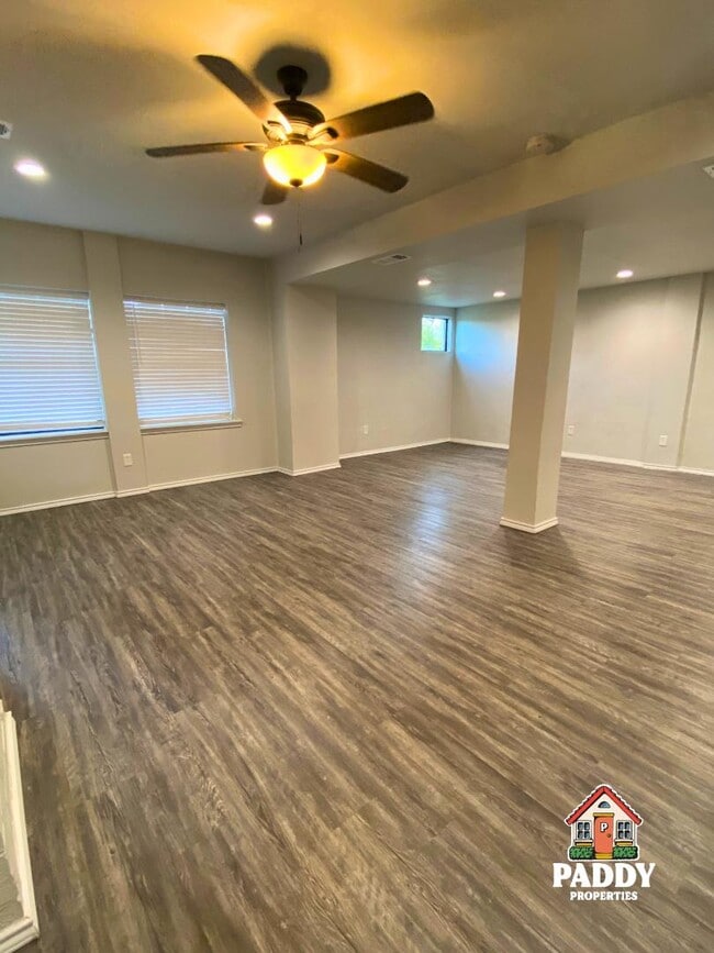 Building Photo - 202 E Arkansas St