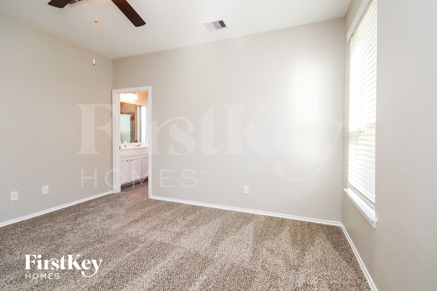 Building Photo - 5710 Savanna Pasture Rd