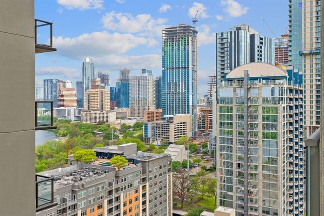 Building Photo - 44 East Ave