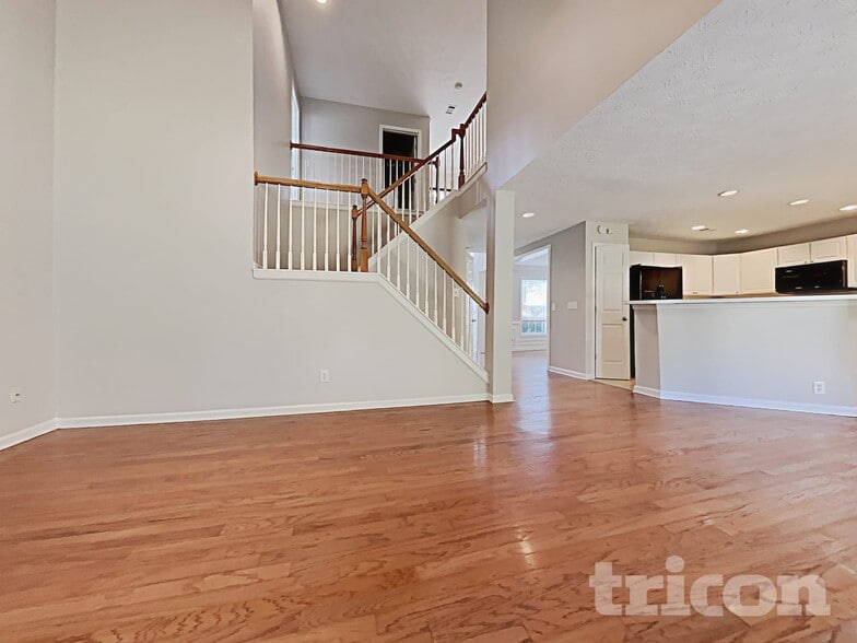 Building Photo - 2440 Lunetta Ln