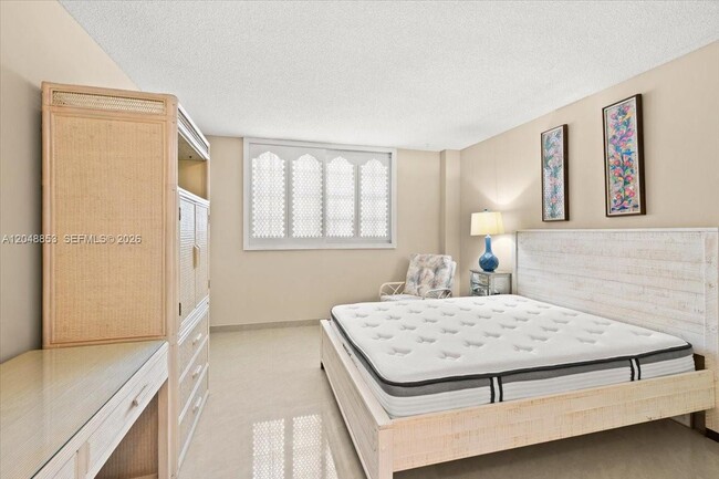 Building Photo - 1833 S Ocean Dr