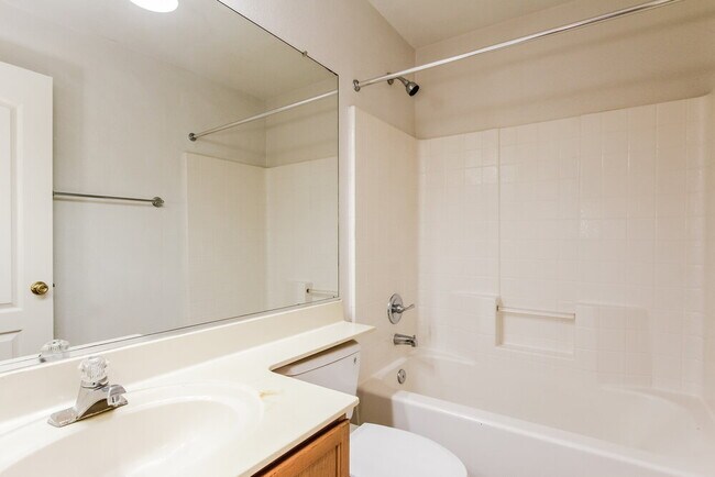 Building Photo - 8547 W Laurel Ln