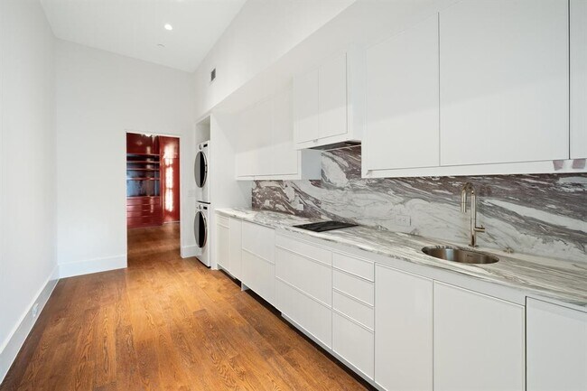 Building Photo - 4500 River Wood Ct