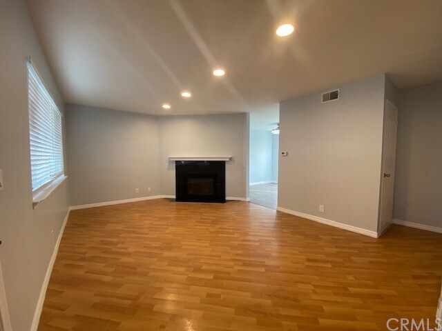 Building Photo - 9916 Continental Dr