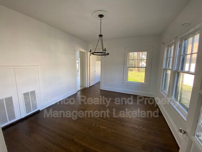 Building Photo - 720 Lake Elbert Dr SE