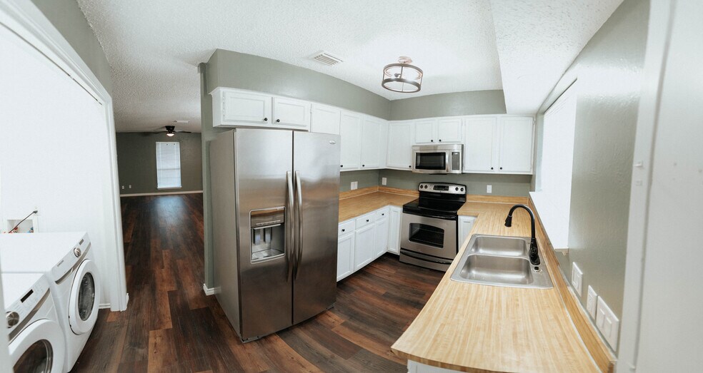 All new Stainless Steel Appliances - 9 E Mountain Creek Ct