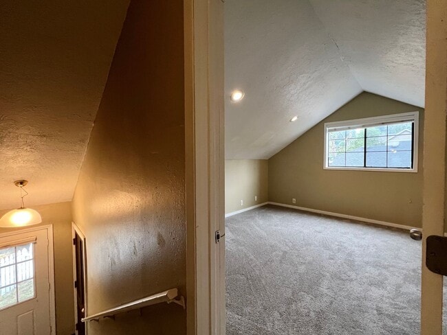 Building Photo - Outdoor Oasis: Charming 3 Bed 2 Bath House!