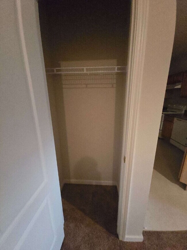 Building Photo - "Charming 1-Bedroom Condo Retreat in Tampa's Serene Villa View Circle"