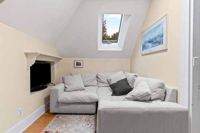 Building Photo - 21 Wenham St