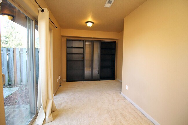 Building Photo - 2945 SW 187th Ave