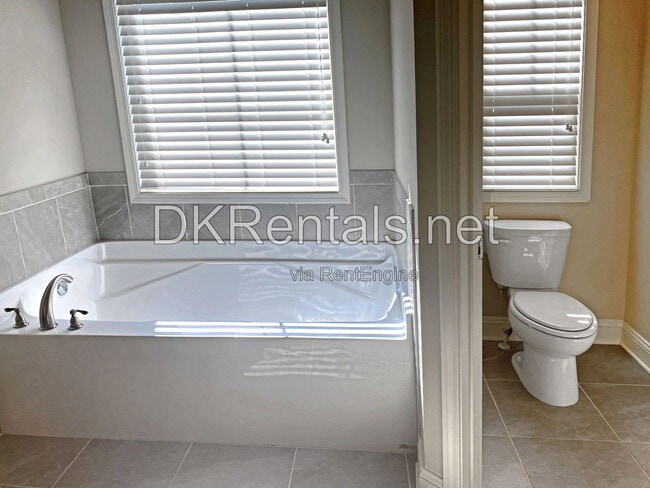 Building Photo - 582 Warrenton Run Dr