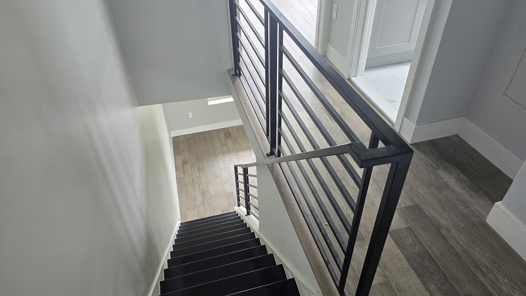 Building Photo - 484 Shurs Ln