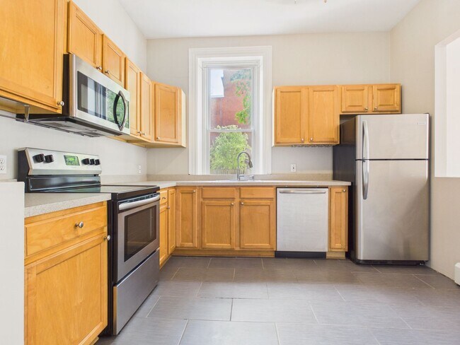 Building Photo - 206 Kelker St
