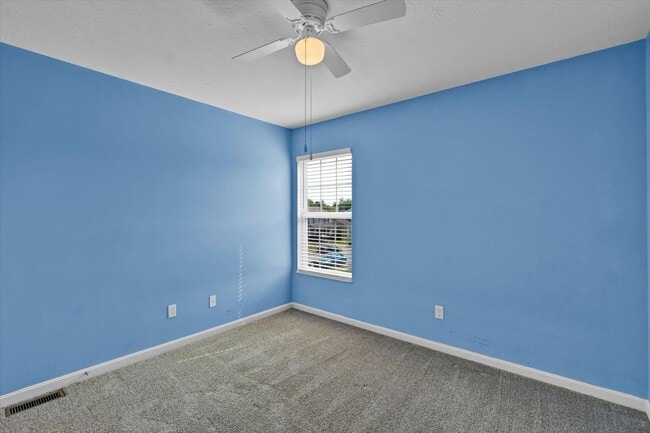 Building Photo - 204 Greenleaf Dr