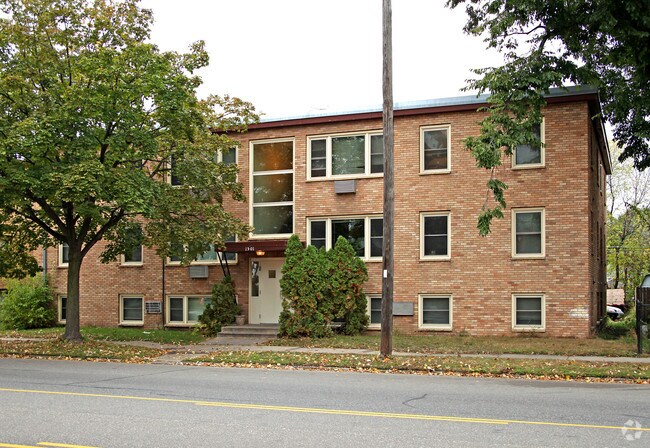 Building Photo - 1501 7th St W