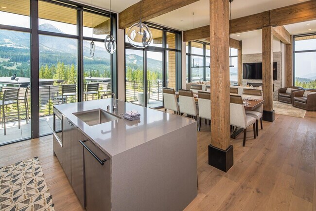 Building Photo - 4 Boathouse Way