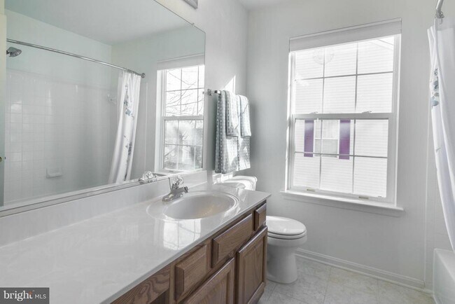 Building Photo - 2715 Summers Ridge Dr