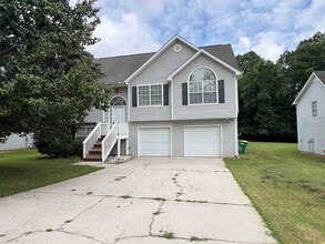 Building Photo - Great Price on Huge "As Is" 5 Bed/3 Bath S...