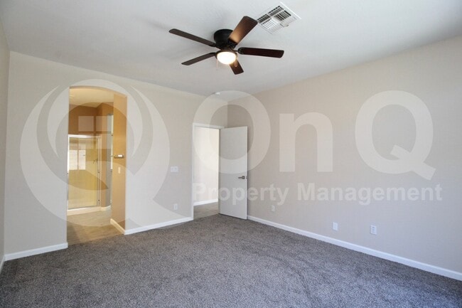 Building Photo - 440 S Val Vista Dr