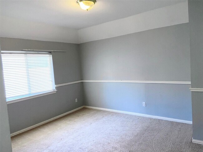Building Photo - 4605 Hinton Dr