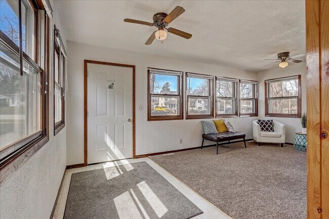 Building Photo - 4Bed/2Bath - Home For Rent in Fort Atkinson