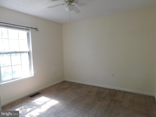 Building Photo - 214 Banbury Terrace