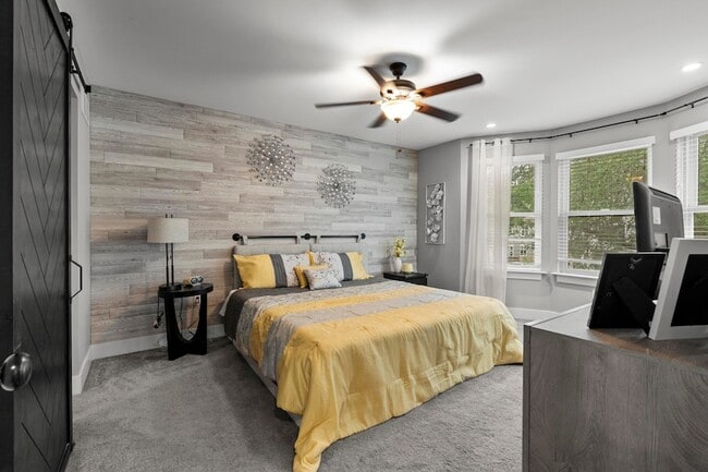 Building Photo - 718 N Alexander Ave