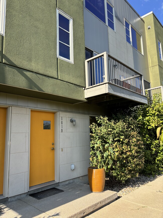 Building Photo - 5619 Brendan Ave