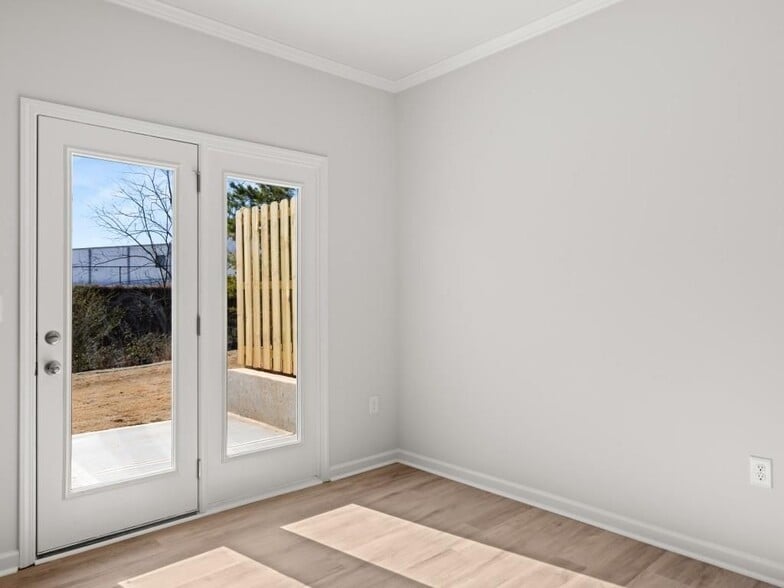 Building Photo - 102 Hughes Pl Dr