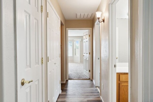 Building Photo - 2159 W Jasper Butte Dr