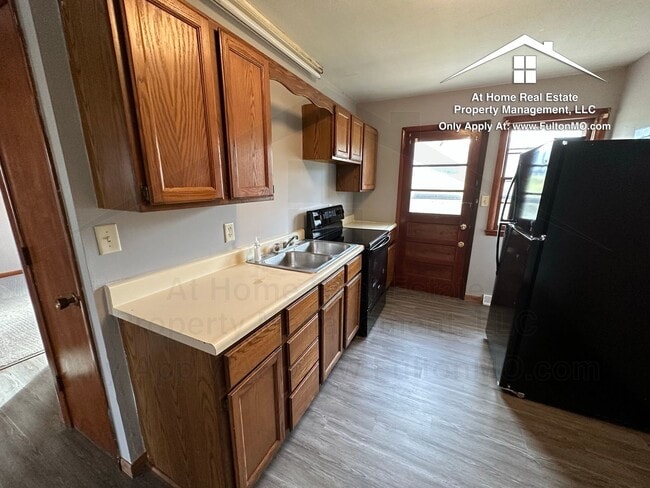 Building Photo - 911 Castlewood Ave