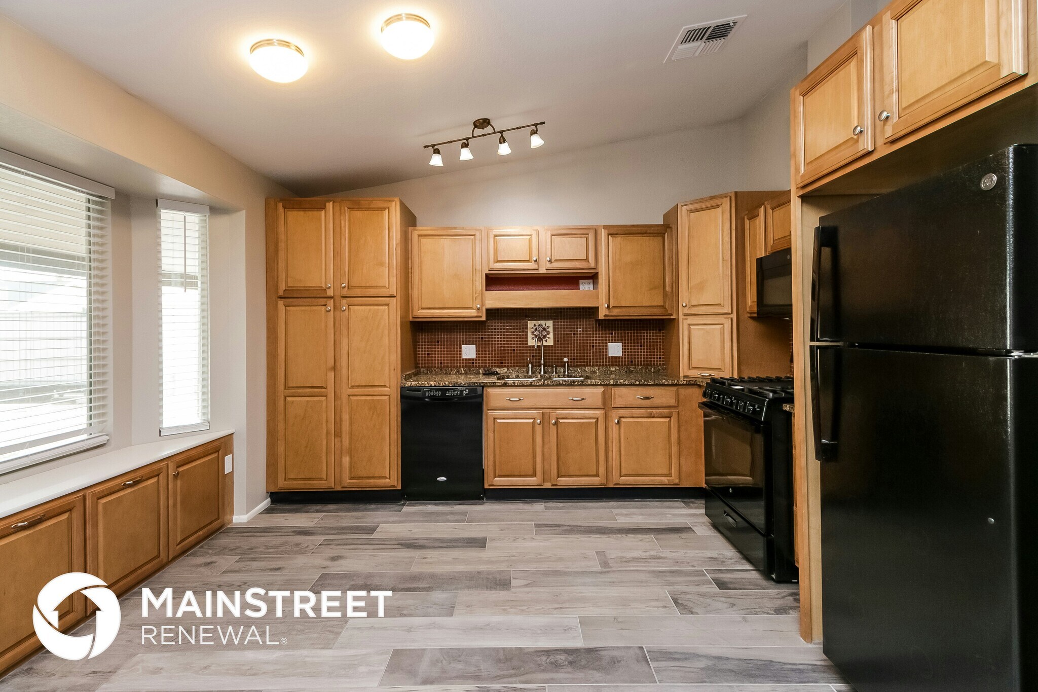 Building Photo - 4062 E Holmes Ave