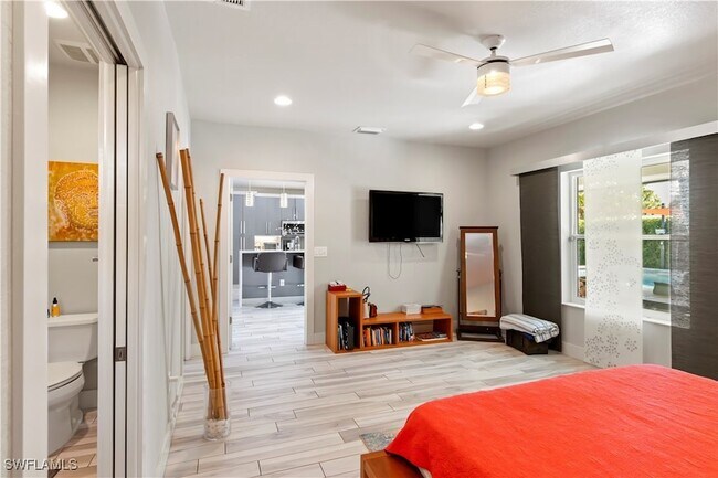 Building Photo - 10990 Goodwin St