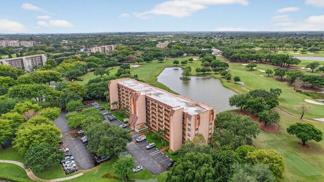 Building Photo - 3001 W Rolling Hills Cir