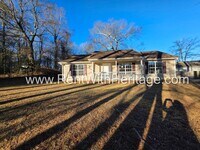Building Photo - Awesome 3 bd/ 2 bath home / Ranch Home / No Steps / Upgrades Galore / Great Location