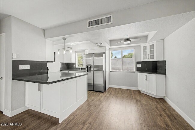 Building Photo - 4554 E Paradise Village Pky N