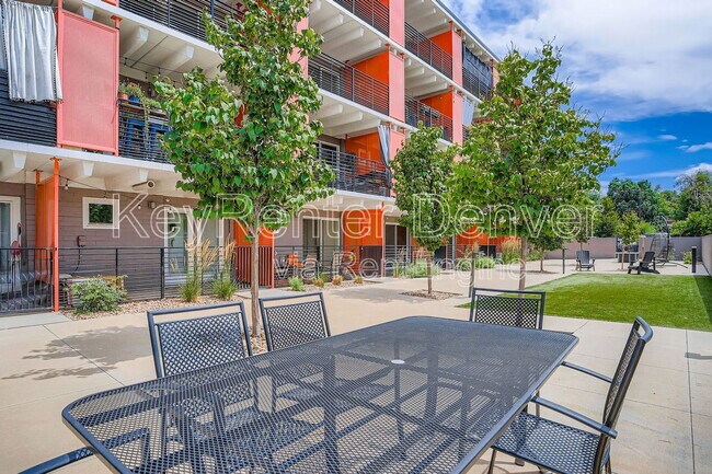 Building Photo - 1495 Vrain St