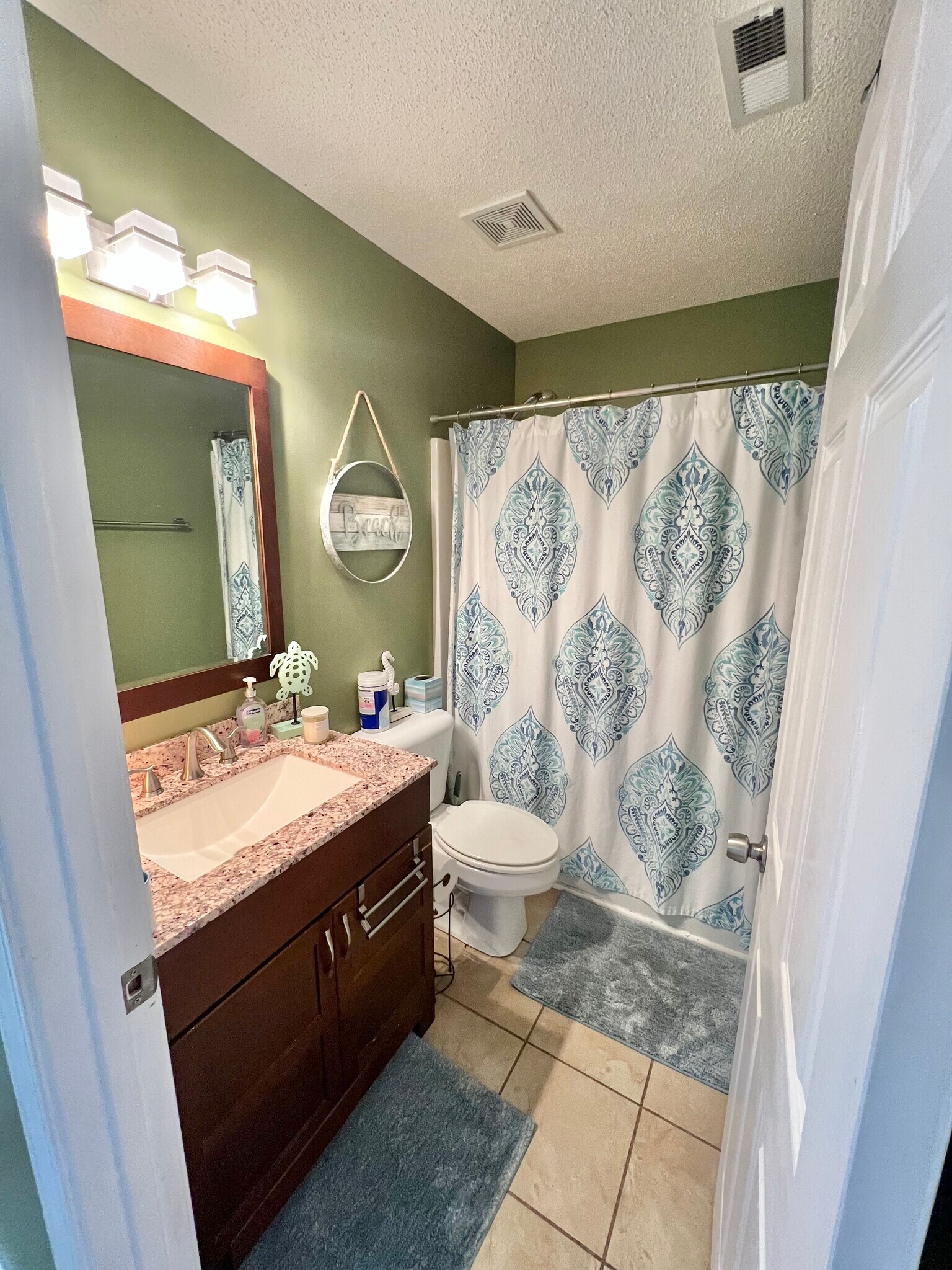 Building Photo - 522 Foxfield Ct