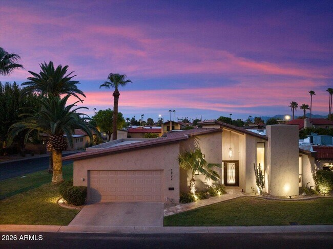 Building Photo - 7922 E Crestwood Way