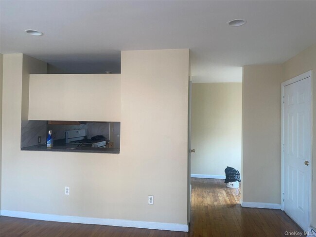 Building Photo - 405 Essex St