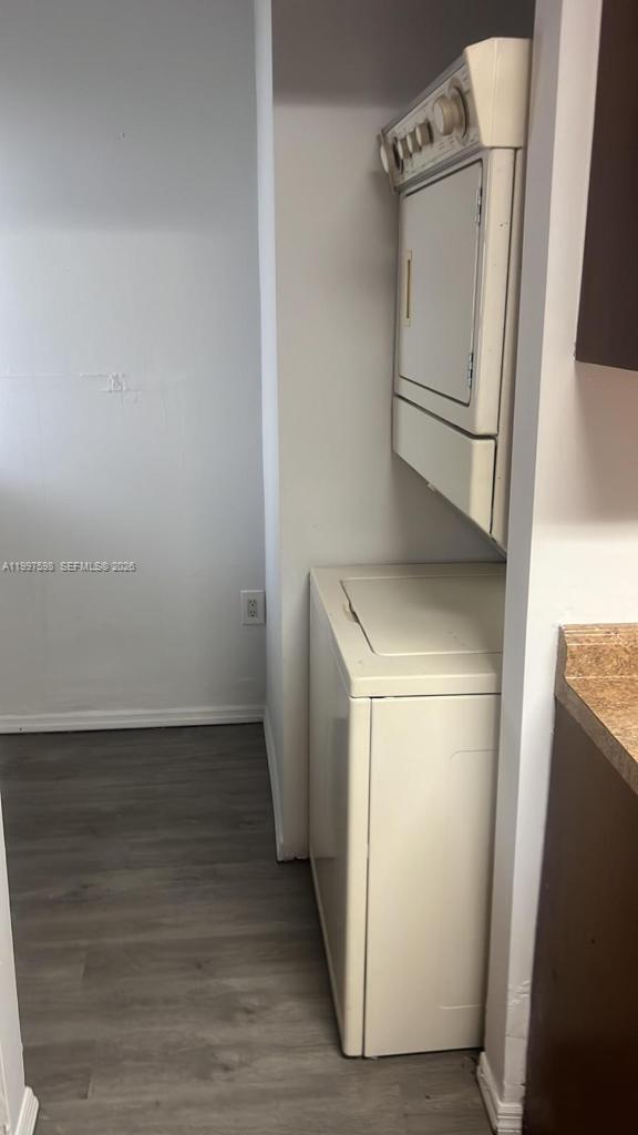 Building Photo - 3347 SW 23rd St