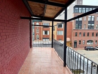 Building Photo - 853 Harrison Ave